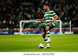 2023 赛季：由于全新的牵制限制，勇士队阿库尼亚在 8 月份轻松达成 60 盗